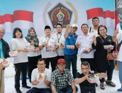 PLN UP3 Kota Bekasi Berbagi Kasih, Salurkan Daging Qurban Melalui PWI Bekasi