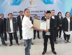 Ketua  dan Pengurus PWI Bekasi Raya Periode 2024-2027 Resmi Dilantik di Bandung