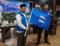 Heri Koswara Lantik Relawan SEBBARI Menangkan Risol di Pilkada Kota Bekasi 2024