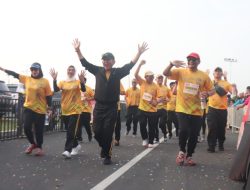 Ribuan Masyarakat dan Pelajar Ikuti Marathon Senja Bekasi Sunset Run Meriahkan Hari Jadi Kabupaten Bekasi ke-74