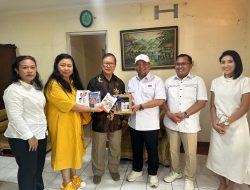 Jaga Keberagaman Umat Beragama, Pasangan Calon Wali Kota Bekasi 2024 Heri Koswara-Sholihin Silaturahmi ke Gereja Pentakosta