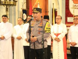 Misa Malam Natal Menkopolkam-Kapolri Sambangi Gereja Katedral Jakarta