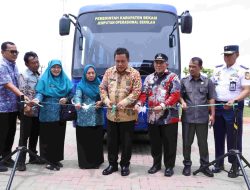 Pj Bupati Bekasi Resmikan Bus Sekolah, Taman Aku Hati PKK, dan Buka Lomba Kebut Dayung di Muaragembong