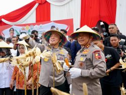 Wujudkan Astacita, Irwasum Polri Pimpin Panen Jagung Serentak di Madiun