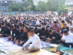 Wakapolda Metro Jaya Laksanakan Salat Idul Fitri 1446 H di Stadion Presisi