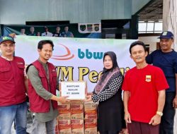 PT BBWM Salurkan Bantuan kepada Masyarakat yang Terdampak Banjir di Babelan