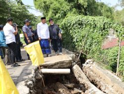 Akses Jalan Terputus Akibat Longsor, Wali Kota Bekasi Pastikan Perbaikan Segera Dilakukan