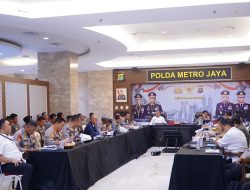 Pimpin Rapat Koordinasi Pengamanan Mayday Fiesta 2025, Kapolda Metro Jaya Imbau Masyarakat Jaga Kondusivitas