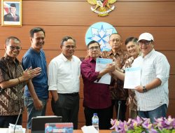 Ketua PWI Tandatangani SK Panitia Bersama Kongres Persatuan Disaksikan Ketua Dewan Pers
