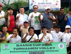 Wakil Wali Kota Bekasi Buka Turnamen dan Main Voli Bersama Masyarakat Bojongsari