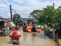 13 Kecamatan di Kabupaten Bekasi Terdampak Banjir, BPBD Lakukan Evakuasi dan Distribusikan Bantuan