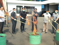 Perkara Inkracht, Kejari Kota Bekasi Musnahkan Barang Bukti Narkotika dan Sajam