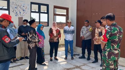 Wakil Ketua DPRD Kabupaten Bekasi Usup Supriatna Desak DCKTR Perbaiki Atap SDN 04 Telajung