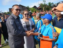 Bupati Taput Kunjungi Warga Pansurbatu, Sampaikan Pesan Pentingnya Pembangunan Karakter Siswa