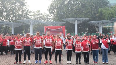 Peringati HUT Kemerdekaan RI ke-80, Wali Kota Bekasi Berjalan Kaki Bersama Ribuan Warga Susuri Jejak Sejarah