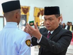 Bupati Dr Oloan P Nababan Kukuhkan Paskibraka Kabupaten Humbang Hasundutan 2025