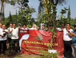 Semarak Harla Kejaksaan ke-80, Wakil Wali Kota Bekasi dan Kajari Tanam Pohon Bersama