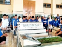 Peringati HUT PAN Ke-27, Pengurus DPD Kota Bekasi Ziarah ke Makam KH Noer Ali
