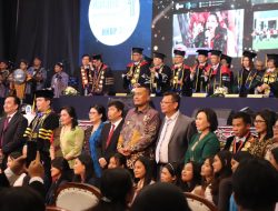Bupati Toba Hadiri Dies Natalis Universitas HKBP Nommensen ke-71 dan Ulang Tahun HKBP ke-164