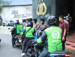 Polda Metro Jaya Gelar Jumat Peduli, Ajak Komunitas Ojek Online Jaga Jakarta