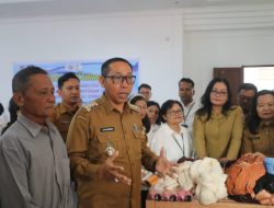 JTP Hutabarat Serahkan Bantuan Atensi Kementerian Sosial untuk Anak, Lansia, dan Penyandang Disabilitas di Kabupaten Taput
