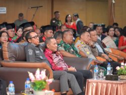 Hadiri Wisuda IAKN, Bupati Taput JTP Hutabarat Komitmen Kembangkan SDM Mahasiswa yang Unggul