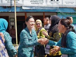 TP PKK Provinsi Sumut Evaluasi Desa Parsuratan Balige Sebagai Desa Pelaksana Lingkungan Bersih dan Sehat