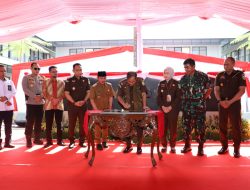 Bupati Bekasi Ade Kuswara Kunang Resmikan Mess Griya Adhyaksa yang Bersumber dari APBD