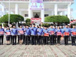 Sejumlah ASN Aktif dan Pensiunan Terima Penghargaan pada HUT ke-54 KORPRI di Kabupaten Toba