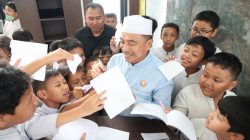 Momen Siswa Antusias Minta Tandatangan Wakil Wali Kota Bekasi Hingga Titip Salam Buat Presiden Prabowo