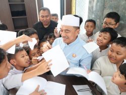 Momen Siswa Antusias Minta Tandatangan Wakil Wali Kota Bekasi Hingga Titip Salam Buat Presiden Prabowo