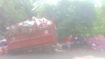 Tumpukan Sampah di Pinggir Jalan Pangeran Jayakarta Kelurahan Harapan Mulya Bekasi Timbul Bau Tak Sedap