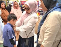 TP PKK Kota Bekasi Tebar Kebahagiaan Ramadhan, Anak Yatim dan Disabilitas Diajak Belanja Baju Baru