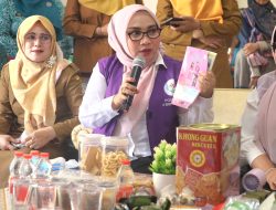Ketua TP PKK Kota Bekasi Monitoring 6 SPM di Posyandu Kenari, Dorong Edukasi Vaksinasi dan Transformasi Layanan Terintegrasi