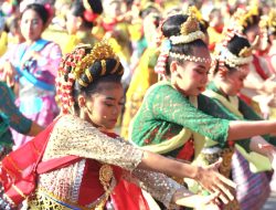 Ribuan Penari Padati CFD Kota Bekasi, Tri Adhianto Janji Bangun Ruang Pelestarian Budaya