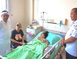Wali Kota Bekasi Dampingi KDM Jenguk Korban Kecelakaan Kereta Api, Pastikan Penanganan Maksimal di RS dan Tercover BPJS