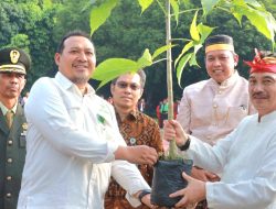 Wali Kota Bekasi Perkuat Penghijauan, Tandatangani Kerja Sama dengan Kementerian Kehutanan