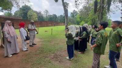 BRIN Dukung Kuliah Lapangan Mahasiswa STKIP Abdi Pendidikan Payakumbuh di Candi Kedaton Jambi