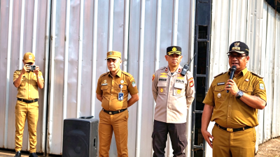 Distaru Kota Bekasi Tertibkan Bangunan Liar di Jalan Hankam Jatirahayu Kecamatan Pondok Melati
