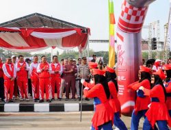 170 Regu Meriahkan Lomba Gerak Jalan Hari Jadi ke-76 Kabupaten Bekasi, Plt Bupati Ajak ASN Budayakan Hidup Sehat