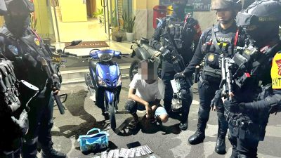 Brimob Polda Metro Jaya Amankan Pemuda Bawa 530 Butir Obat Keras di Tanah Abang