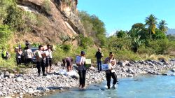 Kapolres Nagekeo Salurkan Bantuan Kapolda NTT untuk Warga Terdampak Gempa