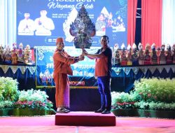 Belajar dari Kisah Pewayangan, Plt Bupati: Membangun Bekasi Perlu Gotong Royong, Kerja Keras dan Keberanian