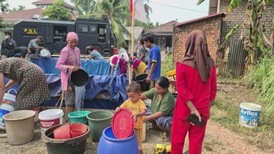 Brimob Jambi Peduli, Salurkan Air Bersih untuk Warga Terdampak Kekeringan