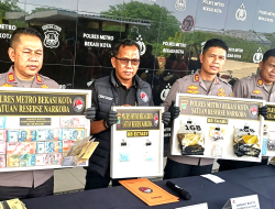 Polres Metro Bekasi Kota Ungkap 57 Perkara, Amankan Barang Bukti Rp4,65 Miliar dan Tahan 74 Tersangka