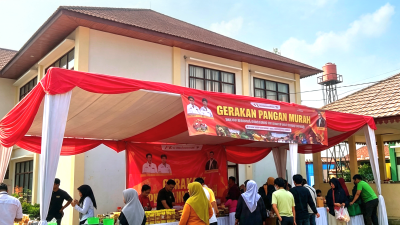 DKPPP Kota Bekasi Gelar Gerakan Pangan Murah di Ciketing Udik, Warga Antusias Borong Sembako