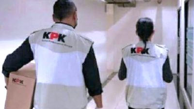 KPK Geledah Rumah Pejabat Tinggi Kementerian ATR/BPN di Bekasi, Barang Bukti dan Dokumen Dibawa