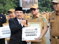 Dorong Peningkatan Keterbukaan Informasi Publik, Pemkot Bekasi Serahkan Penghargaan Hasil Monev PPID 2026