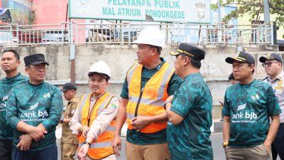 Potong Kabel di Jalan Raya Pondok Gede, Wali Kota Bekasi Lanjutkan Penataan Jaringan Udara