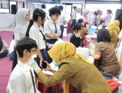Cek Kesehatan Gratis dan Edukasi ISPA Pelajar Kota Bekasi, Puskesmas Bojong Menteng Gencarkan “Puskesmas Go to School”